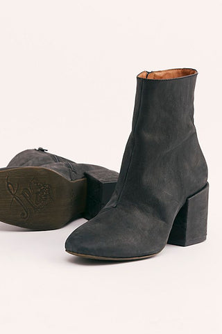 NICOLA HEEL BOOTS