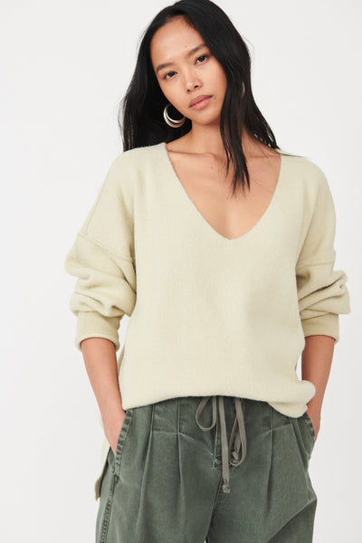 SWEATER WEATHER V NECK