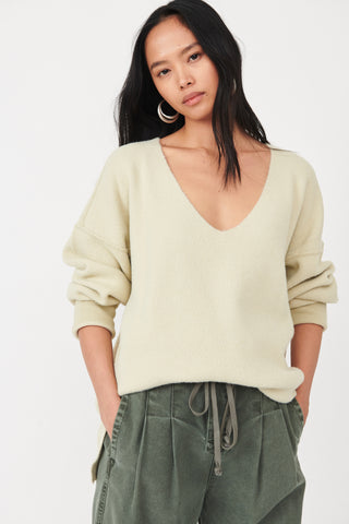 SWEATER WEATHER V NECK