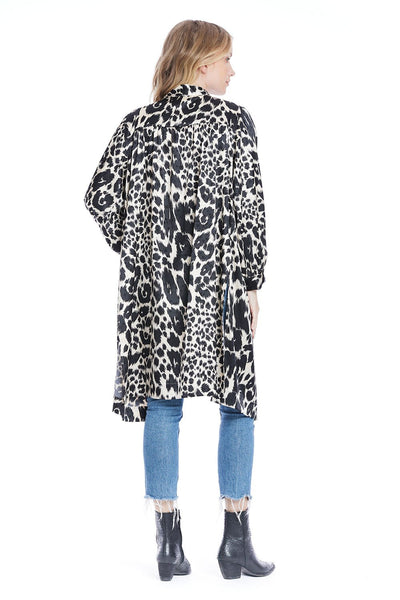 NIKKI ROBE