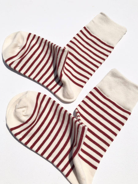 COLOR STRIPE SOCKS: Burgundy
