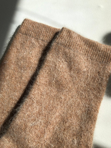 FLUFFY ANGORA SOCKS - NEUTRAL: Oat