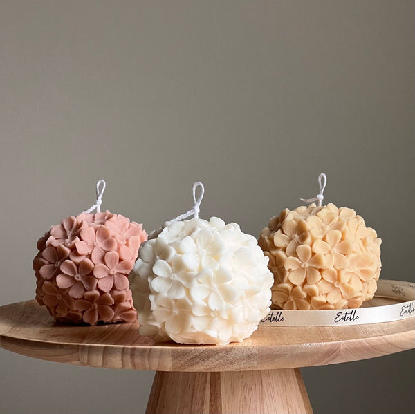 Cute Hydrangea Ball Candle: Cream / Vanilla&Cashmere