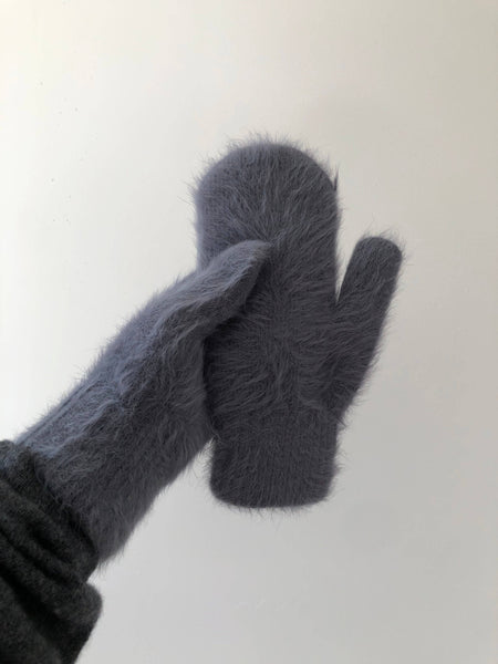 FLUFFY ANGORA MITTENS - neutral: Mushroom