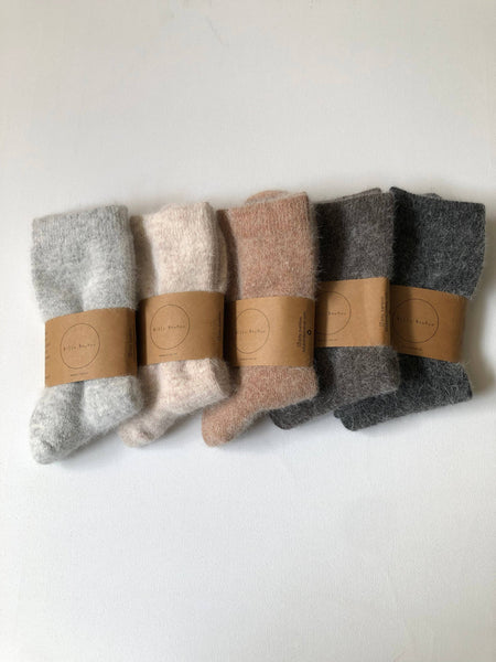 FLUFFY ANGORA SOCKS - NEUTRAL: Dark gray