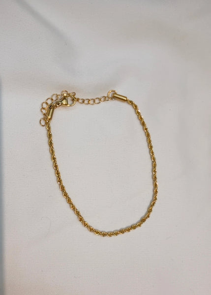 Blake Twist Bracelet - Gold