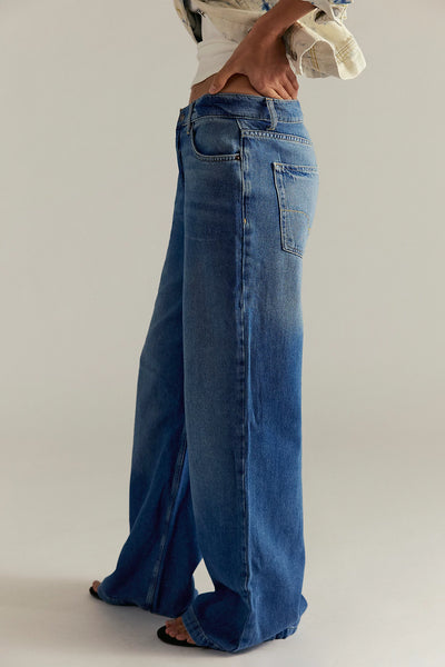 Stride Straight n Wide Jeans