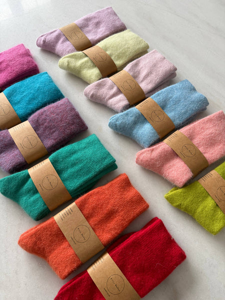 FLUFFY ANGORA SOCKS : Mid gray