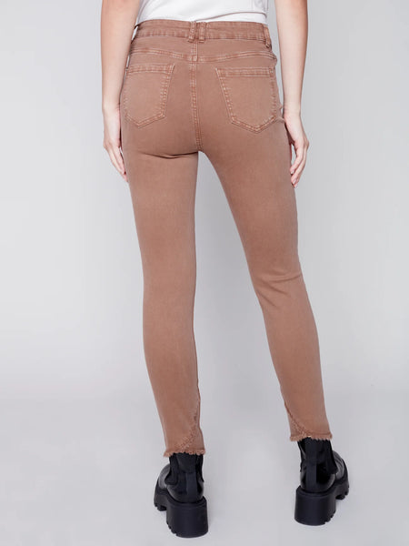 TWILL PANT WITH FRAYED BOTTOM