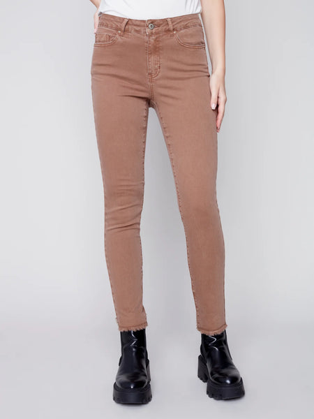 TWILL PANT WITH FRAYED BOTTOM