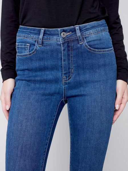 FRAYED HEM JEAN