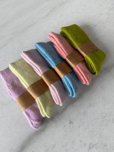 FLUFFY ANGORA SOCKS : Mid gray